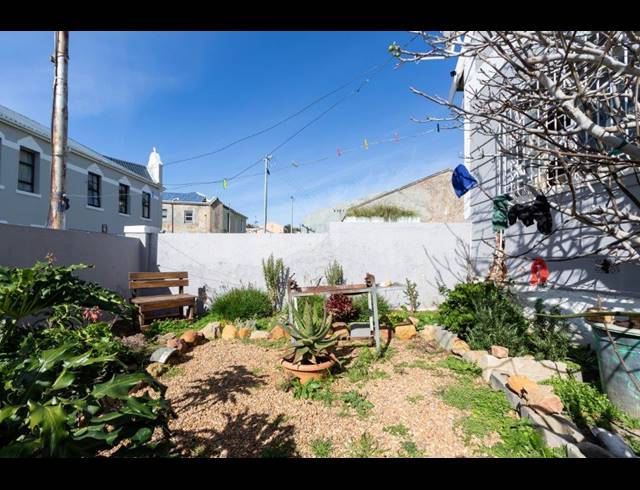 7 BEDROOM HOUSE FOR SALE IN WALMER ESTATE